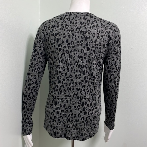 Rails Linen Charcoal Leopard Print LS Tee Mobwife - Picture 7 of 10